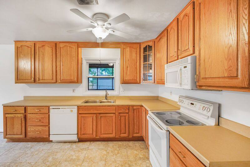 House for rent at 408 Deerwood Dr, Fredericksburg, VA 22401