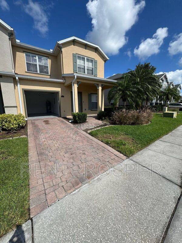 Townhouse for rent at 16617 Cedar Crest Dr, Orlando, FL 32828