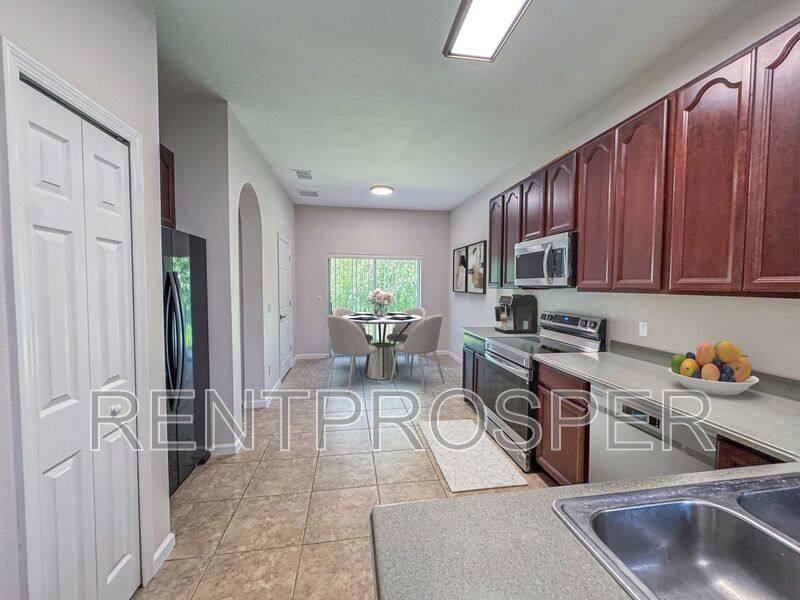Townhouse for rent at 16617 Cedar Crest Dr, Orlando, FL 32828
