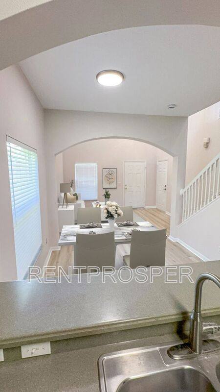 Townhouse for rent at 16617 Cedar Crest Dr, Orlando, FL 32828