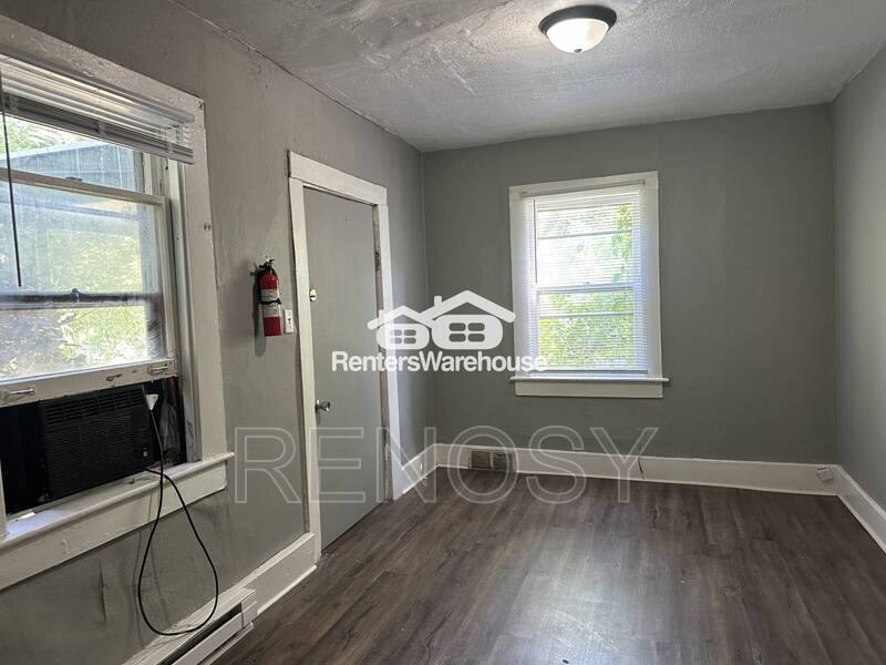 Apartment for rent at 732 19th St #2, Des Moines, IA 50314