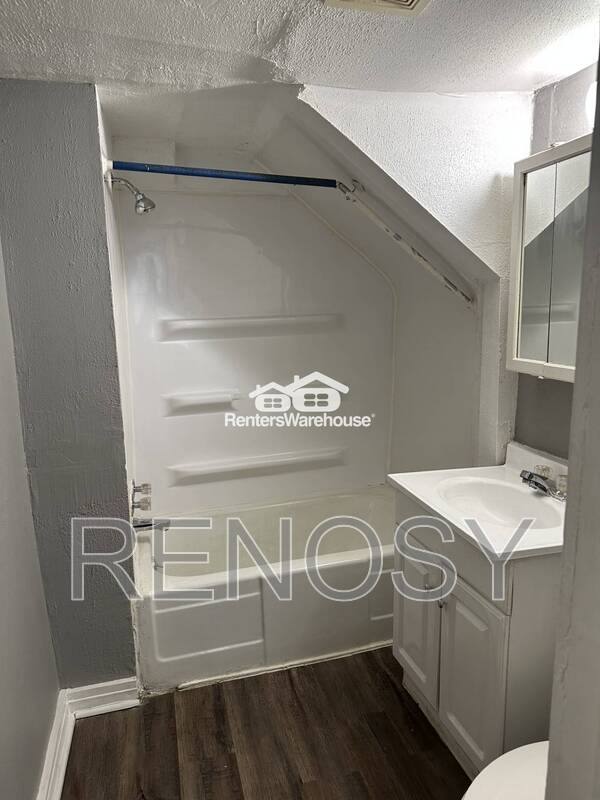 Apartment for rent at 732 19th St #2, Des Moines, IA 50314