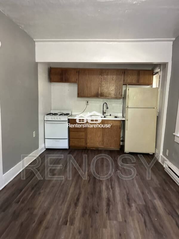 Apartment for rent at 732 19th St #2, Des Moines, IA 50314