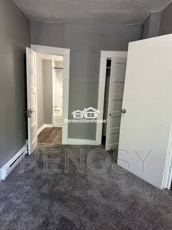 Apartment for rent at 732 19th St #2, Des Moines, IA 50314