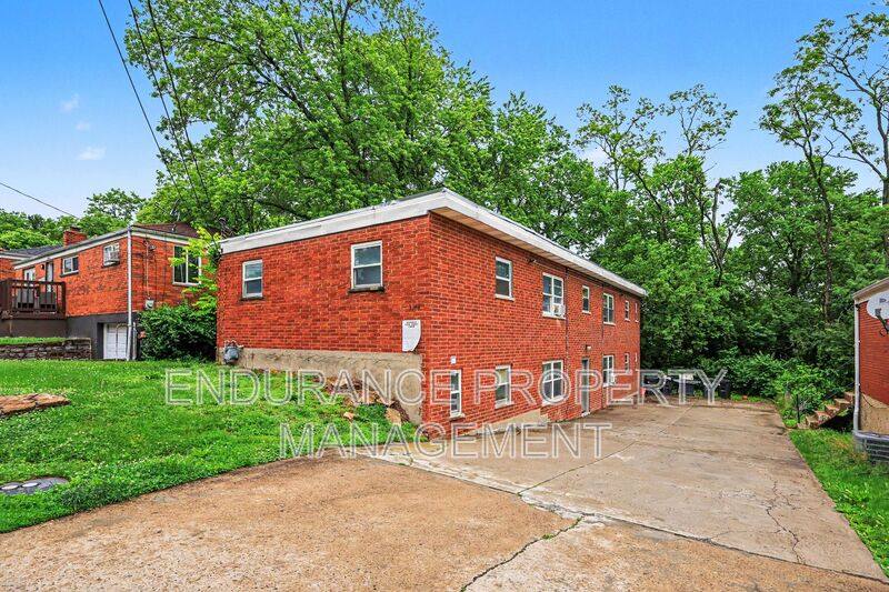 Apartment for rent at 3348 Ninann Court #4, Cincinnati, OH 45211