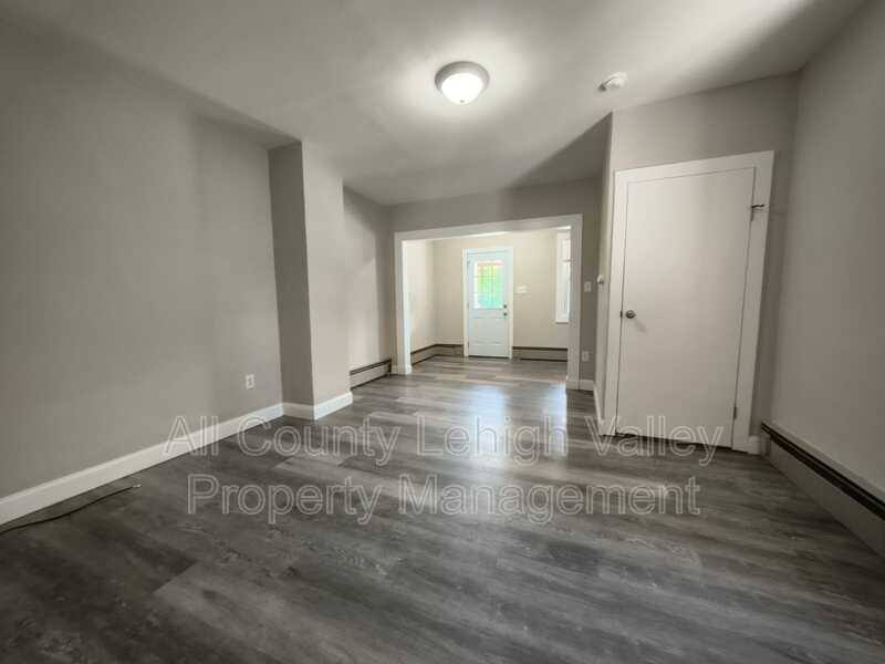 House for rent at 639 Washington St, Walnutport, PA 18088