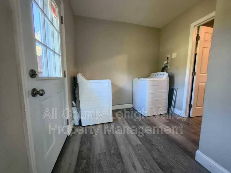 House for rent at 639 Washington St, Walnutport, PA 18088