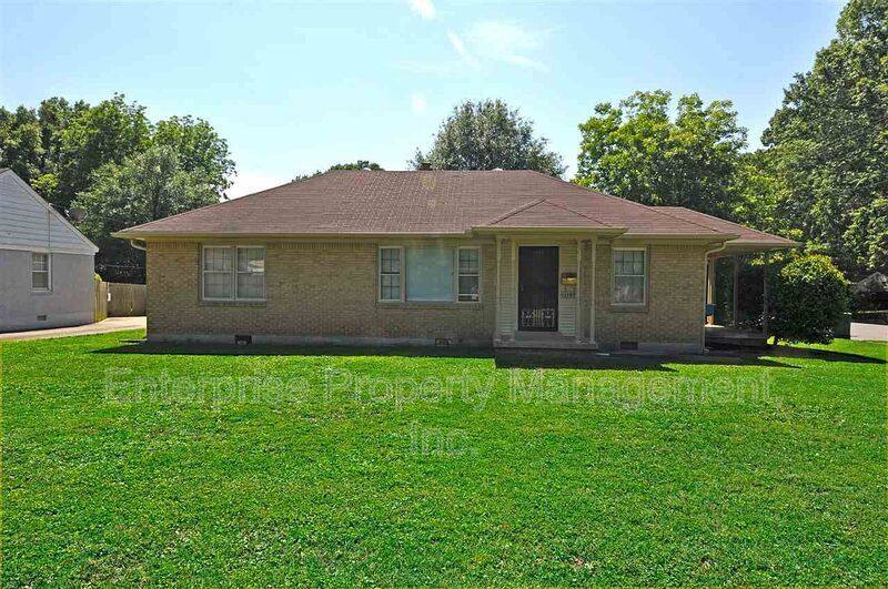 House for rent at 1149 Colonial Rd, Memphis, TN 38117