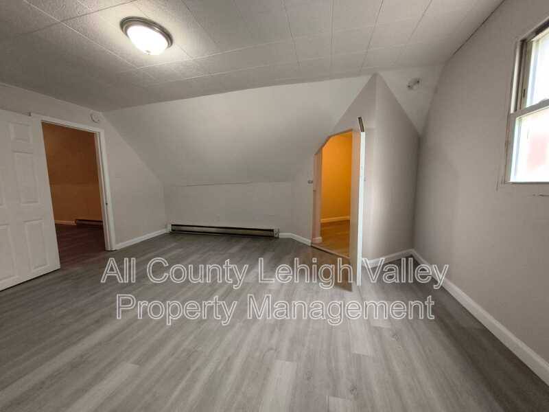 Apartment for rent at 80 Hillside Ave, Palmerton, PA 18071