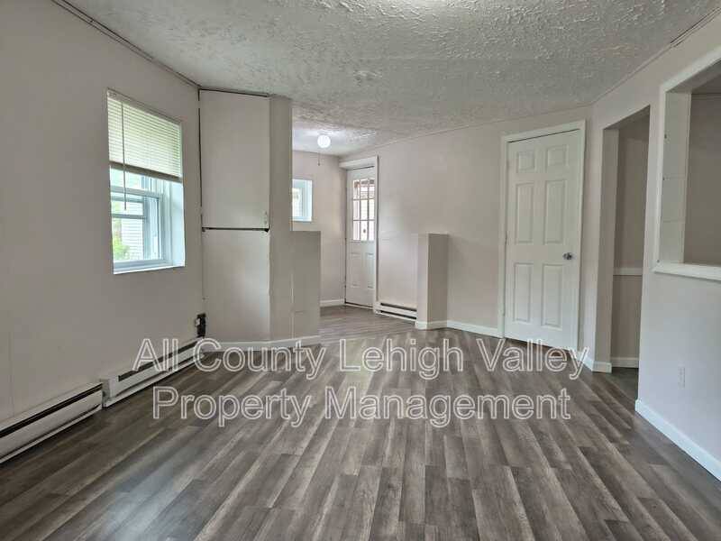 Apartment for rent at 80 Hillside Ave, Palmerton, PA 18071