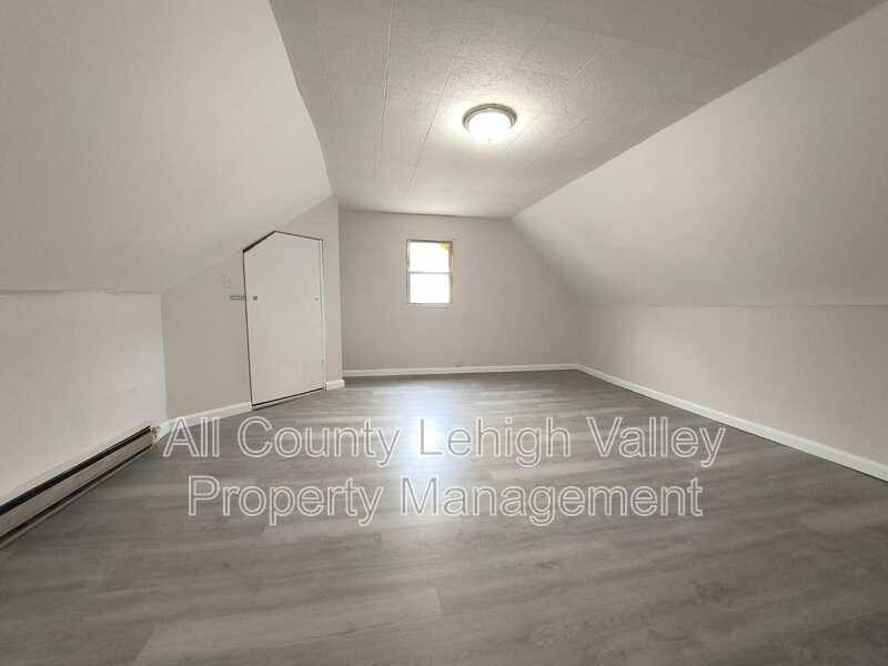 Apartment for rent at 80 Hillside Ave, Palmerton, PA 18071