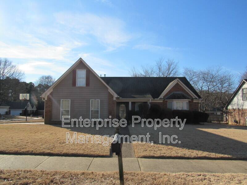 House for rent at 7037 Meadowlands Place, Memphis, TN 38135