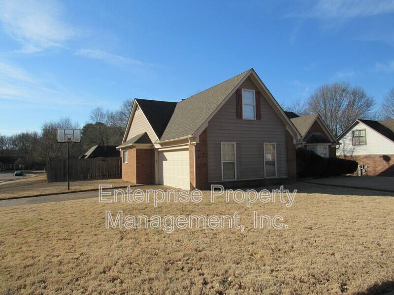 House for rent at 7037 Meadowlands Place, Memphis, TN 38135