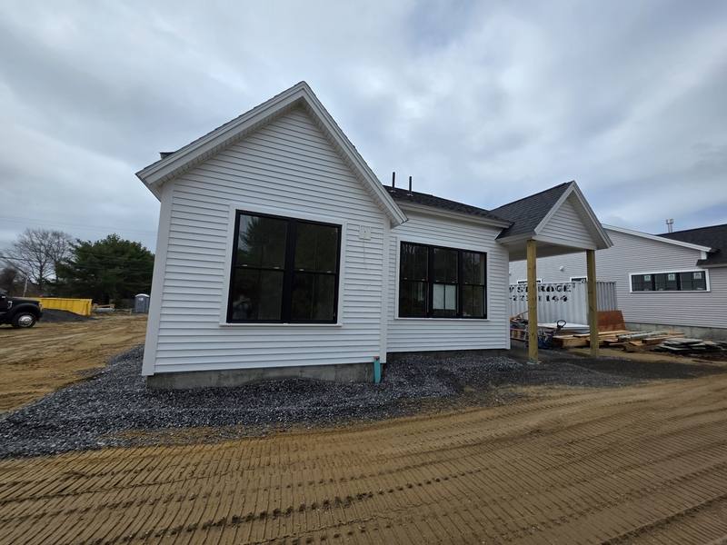 House for rent at 17 Beacon St, Wells, ME 04090