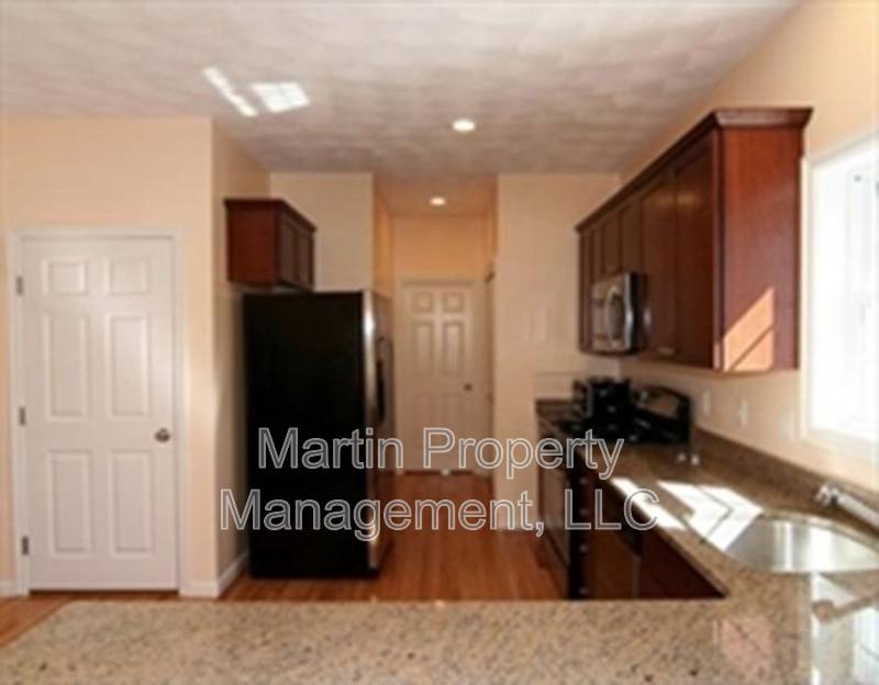 Townhouse for rent at 10 Blue Jay Circle #2, Wakefield, MA 01880