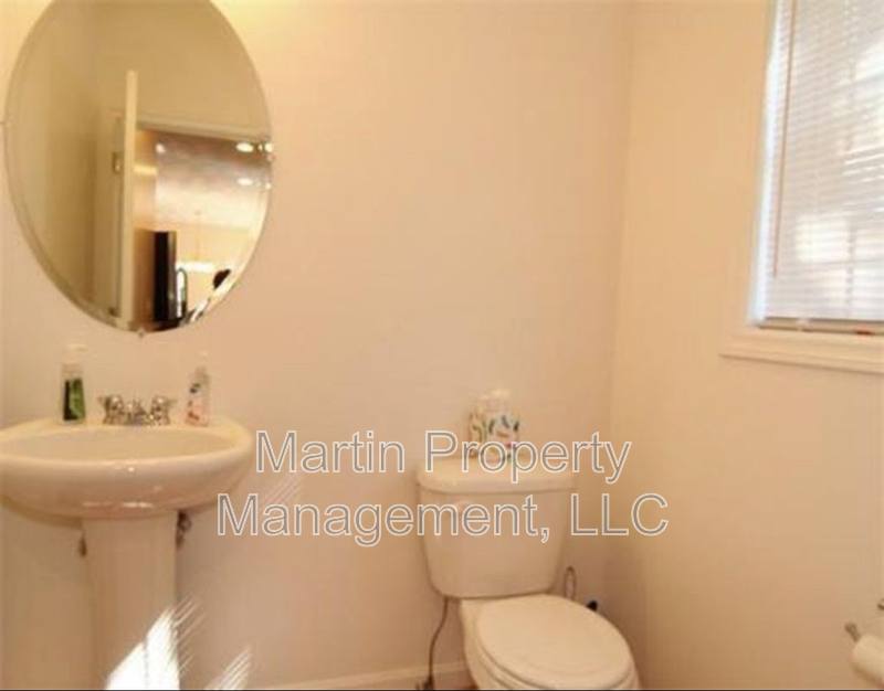 Townhouse for rent at 10 Blue Jay Circle #2, Wakefield, MA 01880