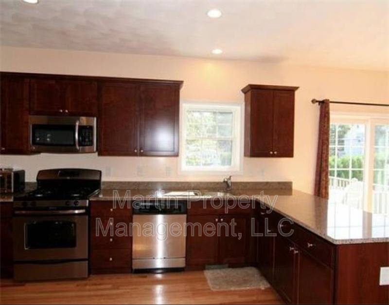 Townhouse for rent at 10 Blue Jay Circle #2, Wakefield, MA 01880