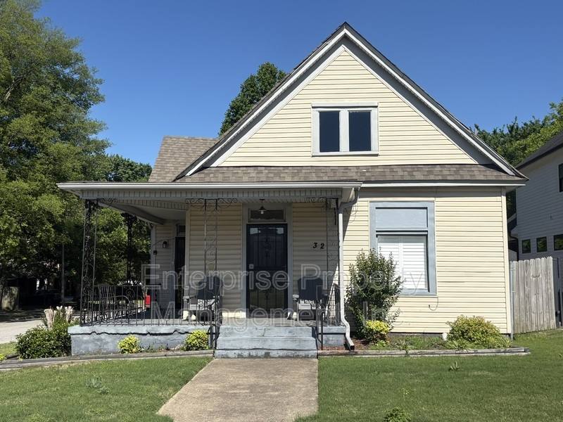 House for rent at 32 N Cooper St, Memphis, TN 38104