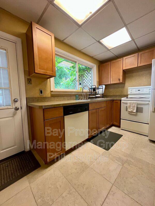 Townhouse for rent at 4872 Ogle St, Philadelphia, PA 19127
