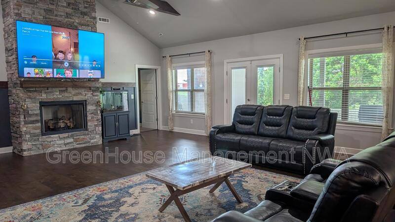 House for rent at 1261 Hope St, Centerton, AR 72719
