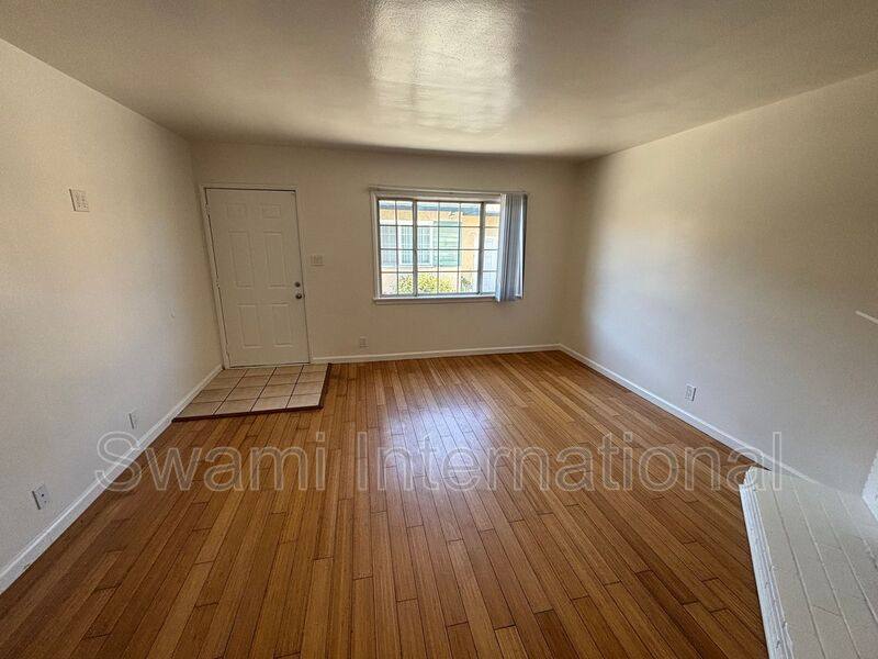Apartment for rent at 13233 Kornblum Ave, Hawthorne, CA 90250