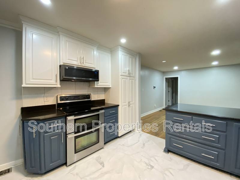 House for rent at 290 Lemont Dr, Fayetteville, NC 28303