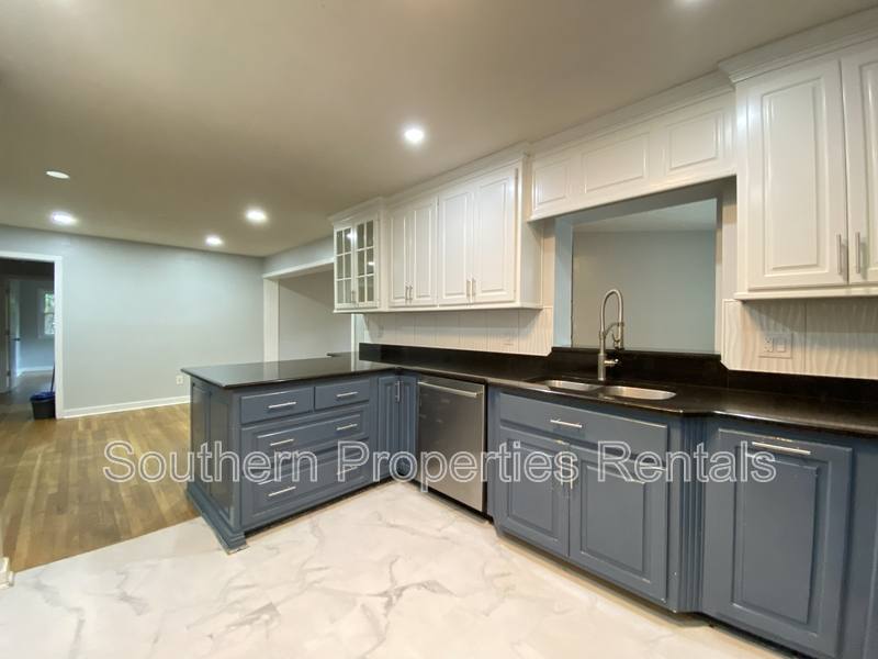 House for rent at 290 Lemont Dr, Fayetteville, NC 28303