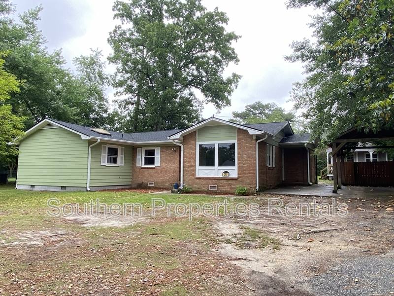 House for rent at 290 Lemont Dr, Fayetteville, NC 28303