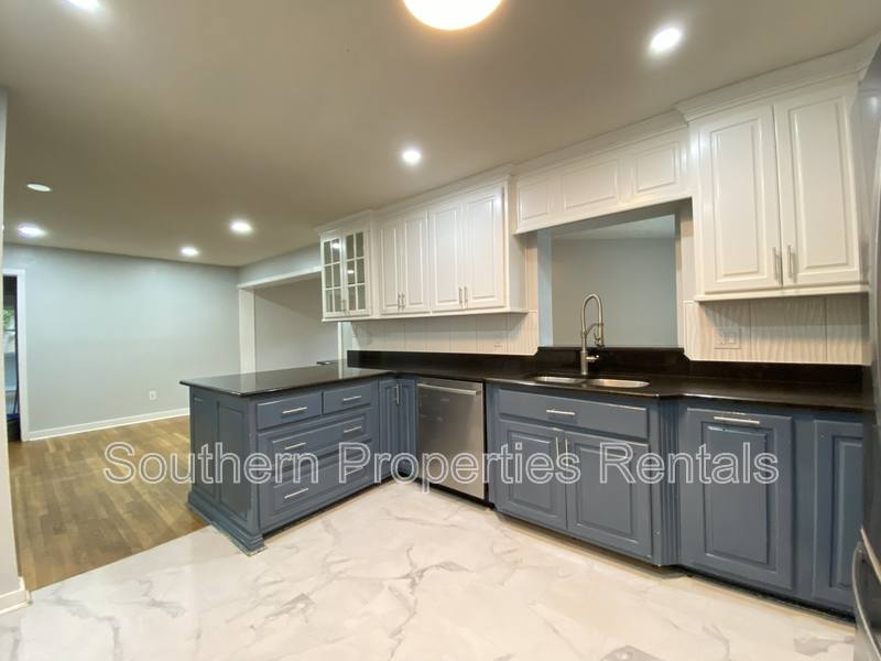 House for rent at 290 Lemont Dr, Fayetteville, NC 28303
