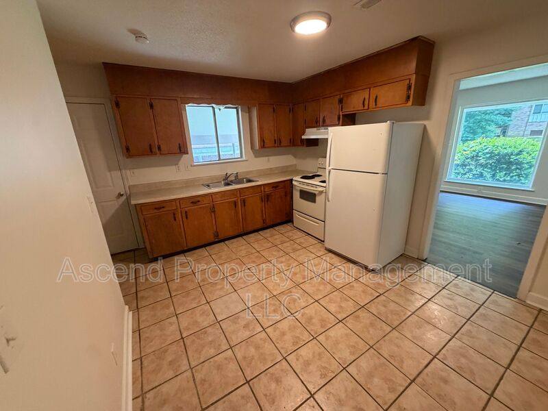 House for rent at 3341 Pinewood Ave #B, Chattanooga, TN 37411