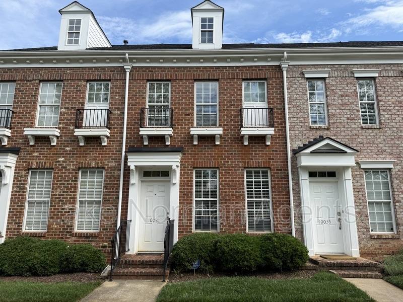 Townhouse for rent at 10031 Ansonborough Square, Huntersville, NC 28078