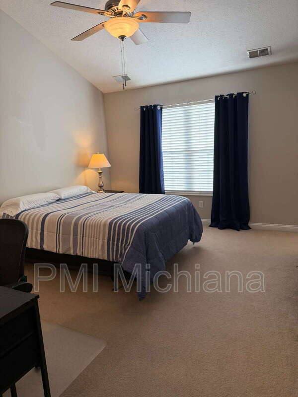 Townhouse for rent at 129 Clancy St, South Bend, IN 46637