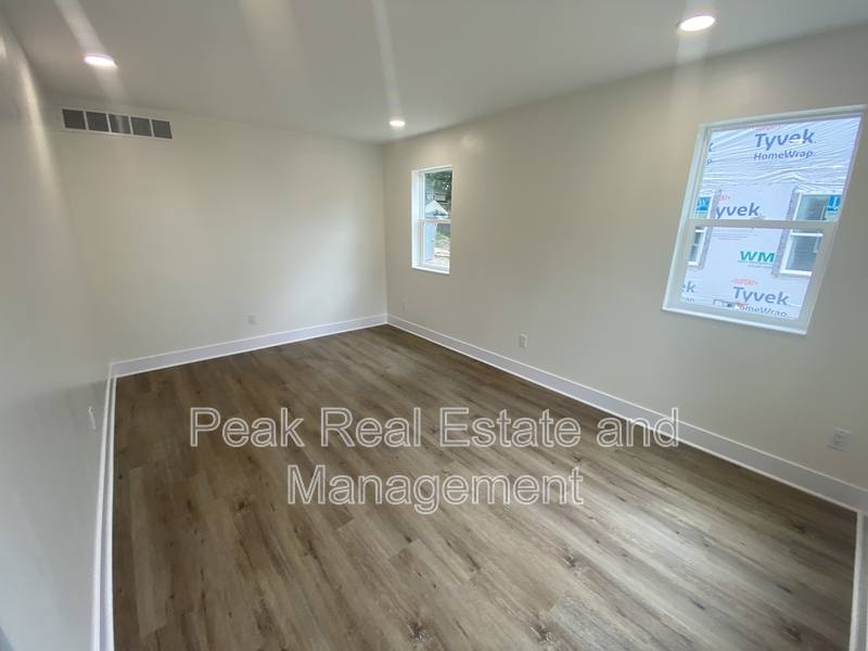 House for rent at 2016 Towner Ave SW, Grand Rapids, MI 49503