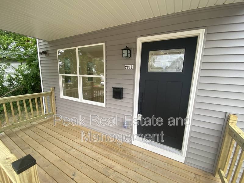 House for rent at 2016 Towner Ave SW, Grand Rapids, MI 49503