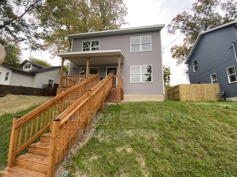House for rent at 2016 Towner Ave SW, Grand Rapids, MI 49503
