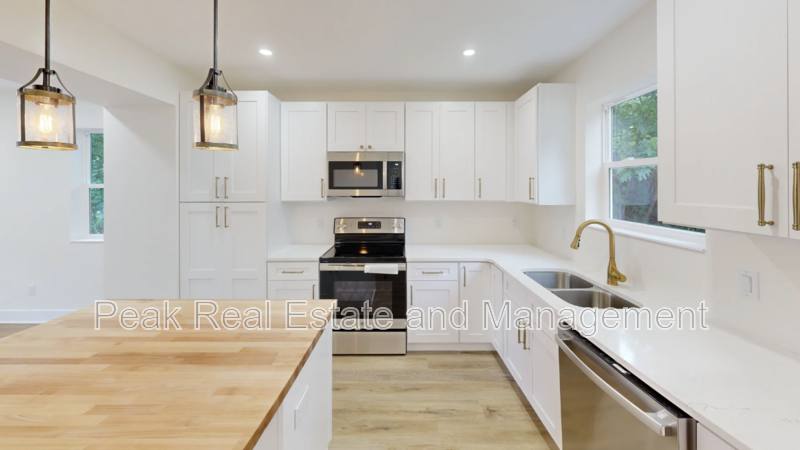 House for rent at 2016 Towner Ave SW, Grand Rapids, MI 49503