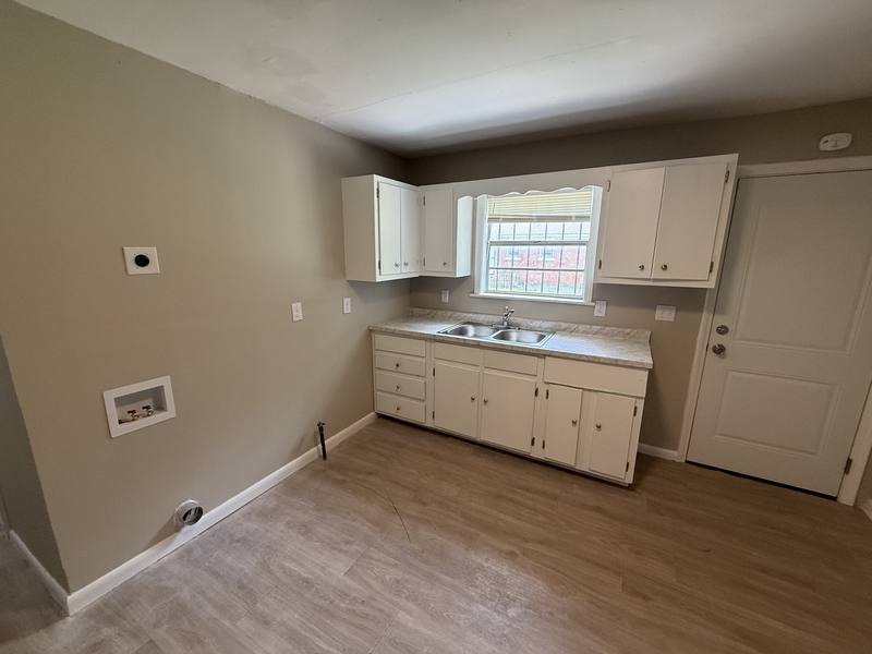 Apartment for rent at 1351 Austin St, Memphis, TN 38108