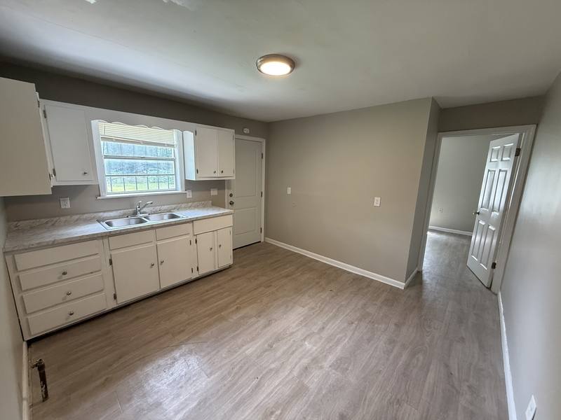 Apartment for rent at 1351 Austin St, Memphis, TN 38108
