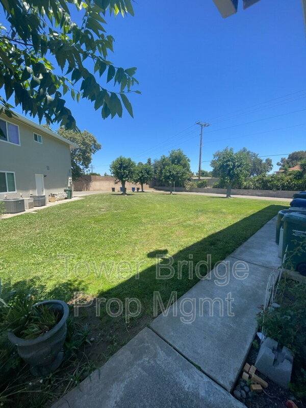 Condo for rent at 9098 Pinata Way #2, Sacramento, CA 95826