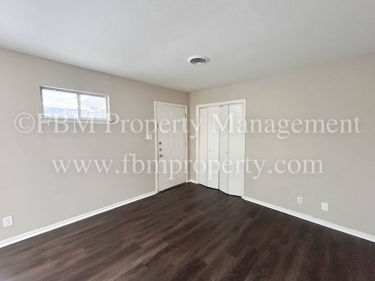 Apartment for rent at 106 S Kaufman St, Mexia, TX 76667
