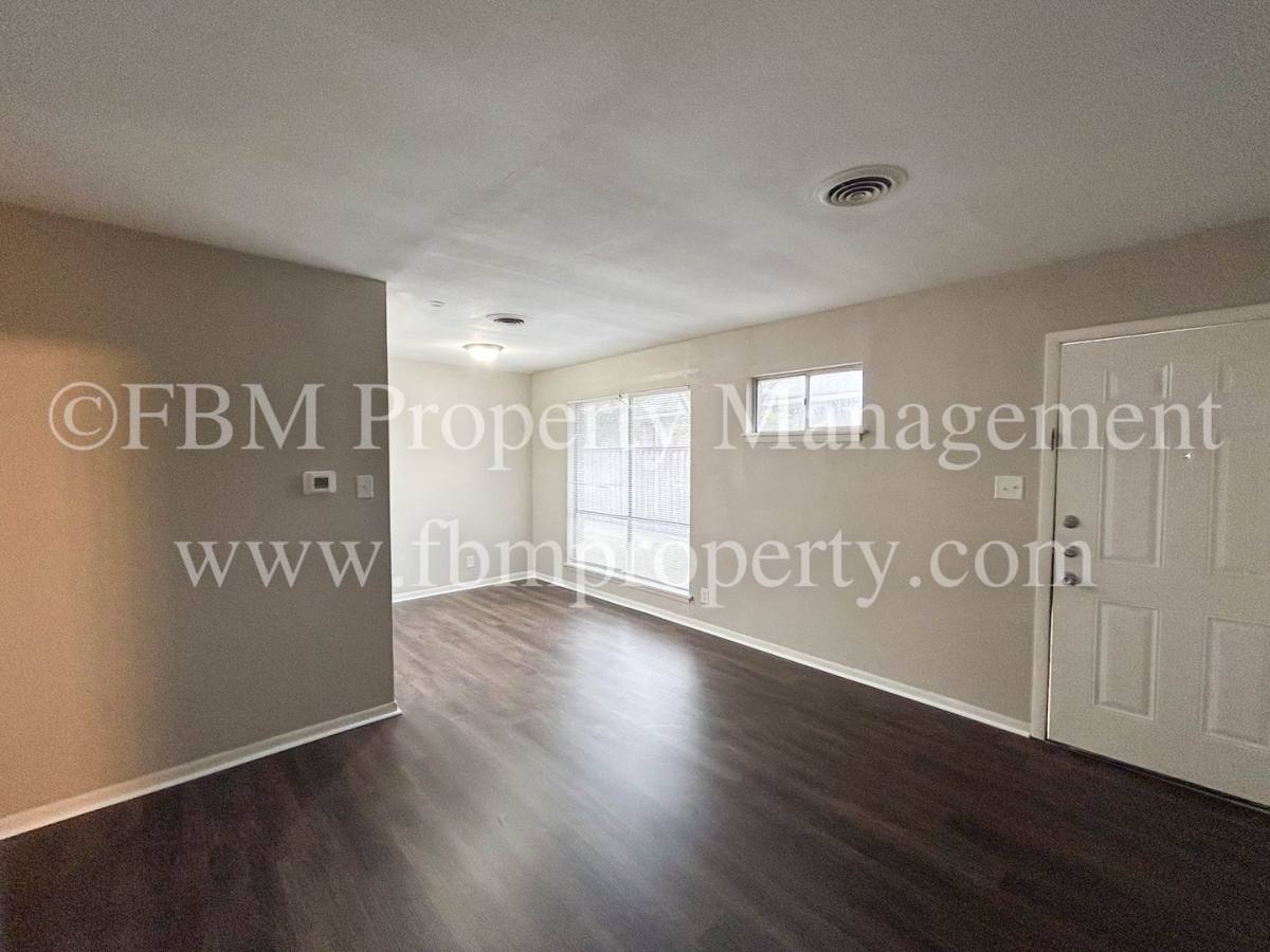 Apartment for rent at 106 S Kaufman St, Mexia, TX 76667