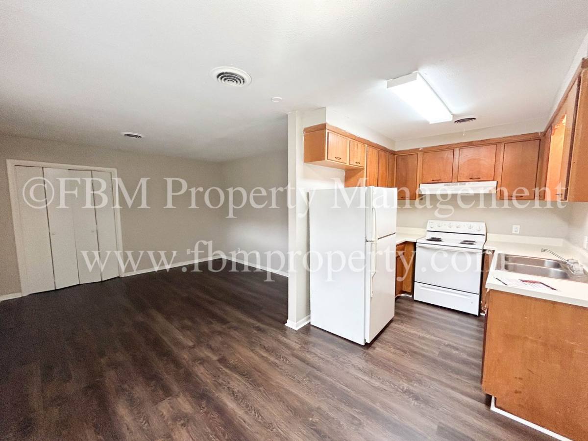 Apartment for rent at 106 S Kaufman St, Mexia, TX 76667