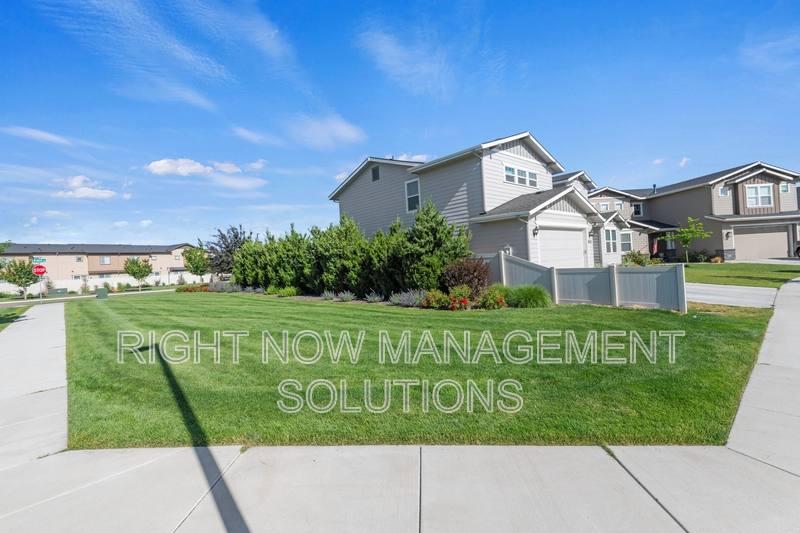 House for rent at 4923 N Glenrock Ave, Meridian, ID 83646