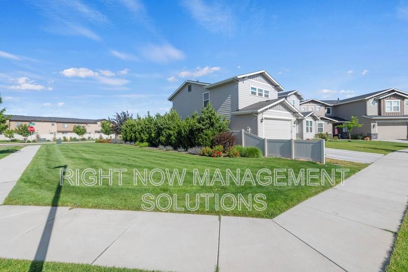 House for rent at 4923 N Glenrock Ave, Meridian, ID 83646
