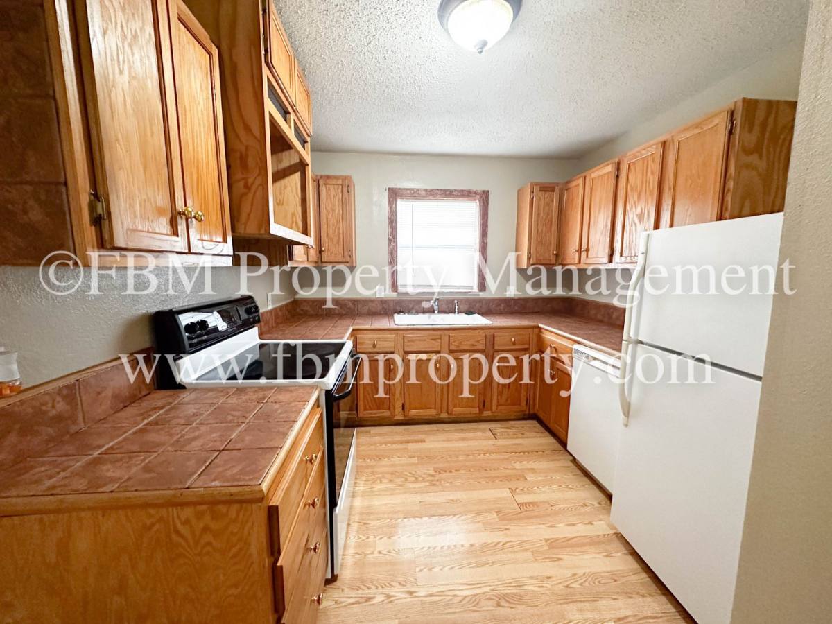 Apartment for rent at 2612 W Sycamore Ave, Corsicana, TX 75110