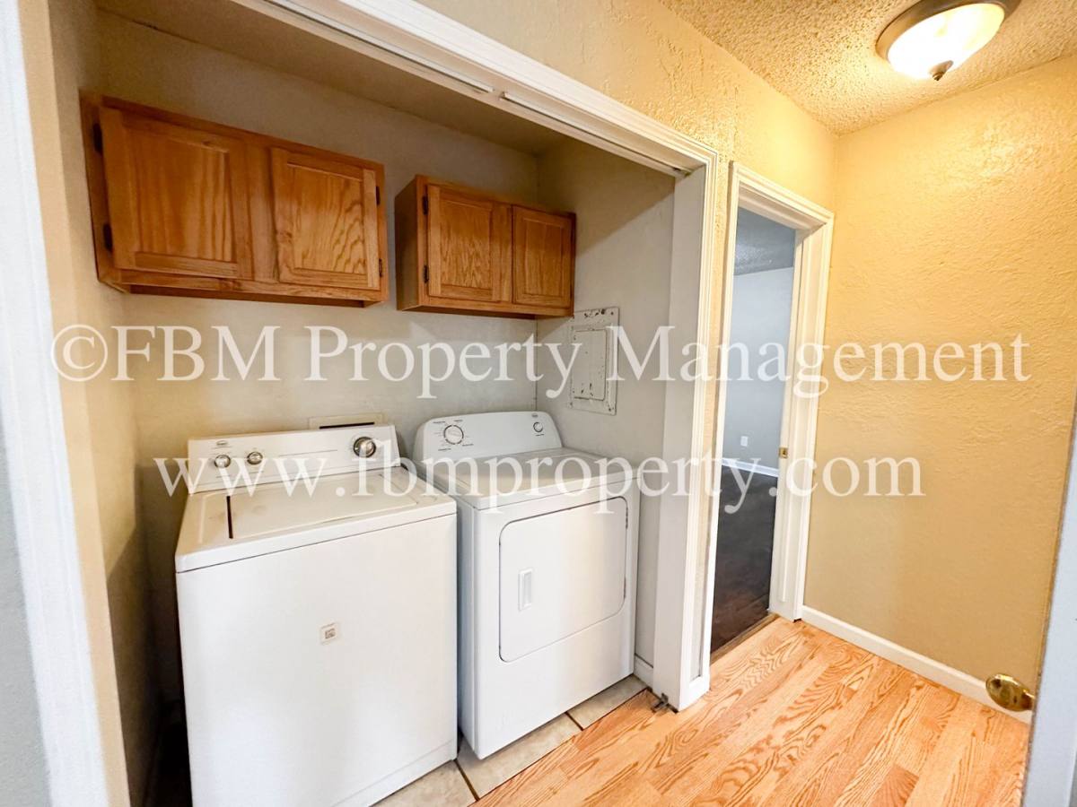 Apartment for rent at 2612 W Sycamore Ave, Corsicana, TX 75110