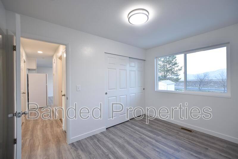 House for rent at 5849 S Country Hills Dr, Salt Lake City, UT 84129