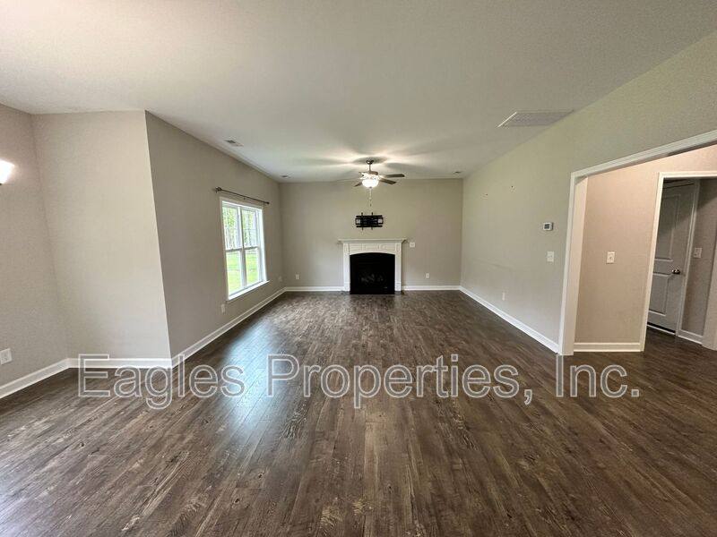House for rent at 451 Fallingbrook Dr, Kenly, NC 27542