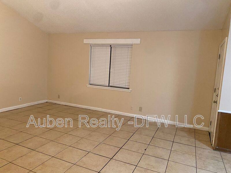 House for rent at 1615 N Alexander St, Sherman, TX 75092