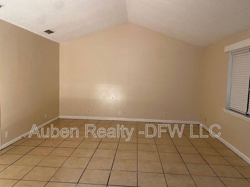 House for rent at 1615 N Alexander St, Sherman, TX 75092